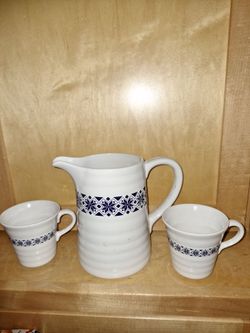 Country/Farmhouse White Blue pattern Pitcher 2 Cups