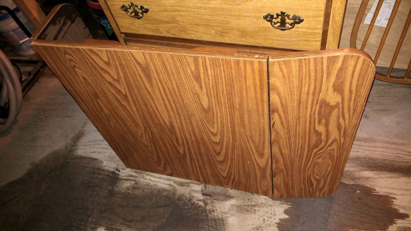 Drop leaf dining table
