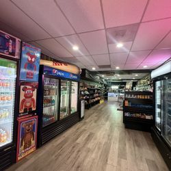 Smoke Shop / Market Business For Sale 