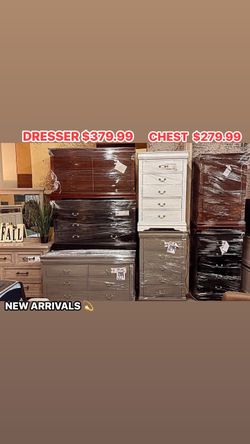 Dresser /Chest SALE 💫