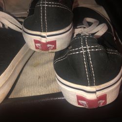 VANS Men-7.5 Women-9 Blk & Wht