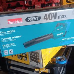 Makita
XGT 40V Max Brushless Cordless Leaf Blower (Tool Only)