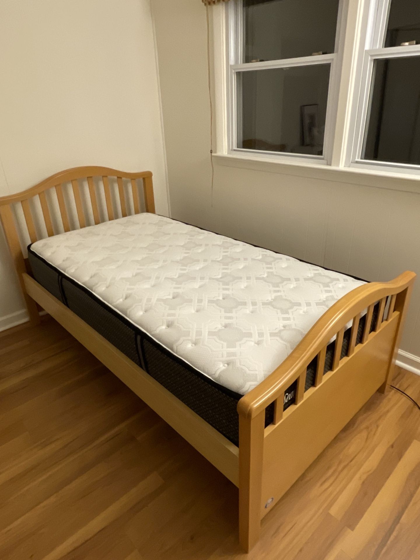 Wooden Twin Trundle Bed with New 10” Mattress