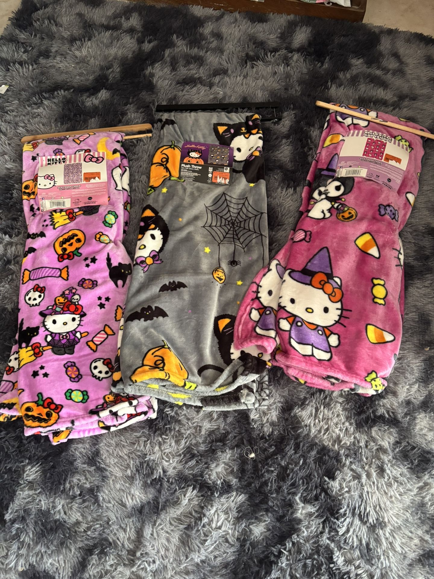 Hello Kitty Halloween Blankets !
