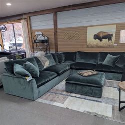 Carriage View 3-Piece Jade Sectional