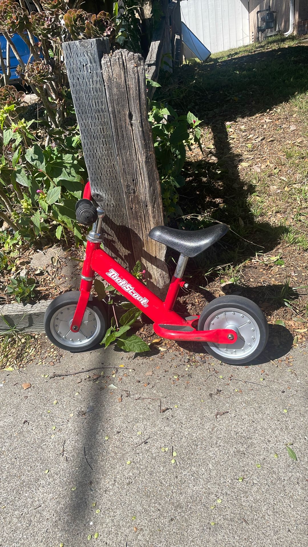 Toot Scoot Balance Bike (Retails For $80)