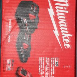Milwaukee 48-59-1852 M18 18 V Li-Ion XC5.0 Starter Kit - Black
