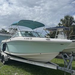 Beautiful 2017 Robalo R207 With Trailer