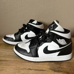 Nike Air Jordan Mids Women Size 7.5