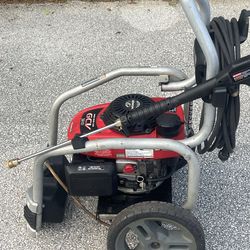 HONDA PRESSURE WASHER PRESSURE CLEANER 2700 psi/2,3 Gpm complete with everything