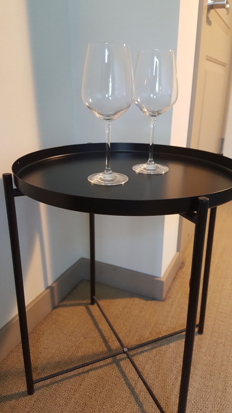 The elegant side table