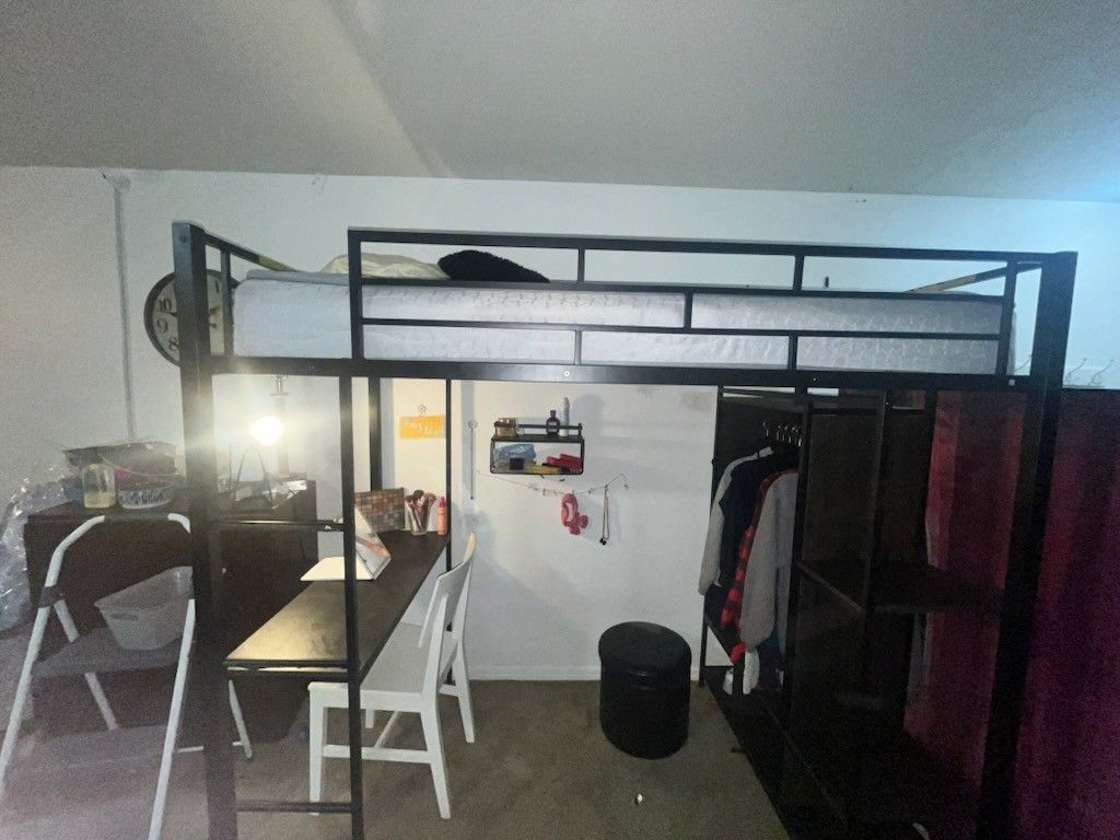 Loft Twin Bed With Desk And Closet Area