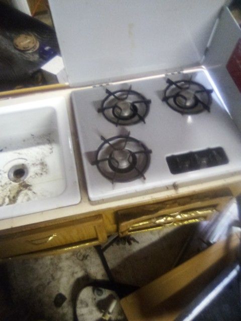 Wedgewood Stove And Sink