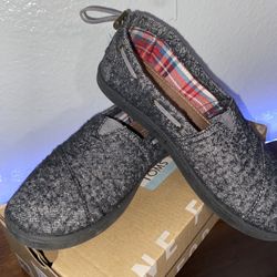 Toms Shoes