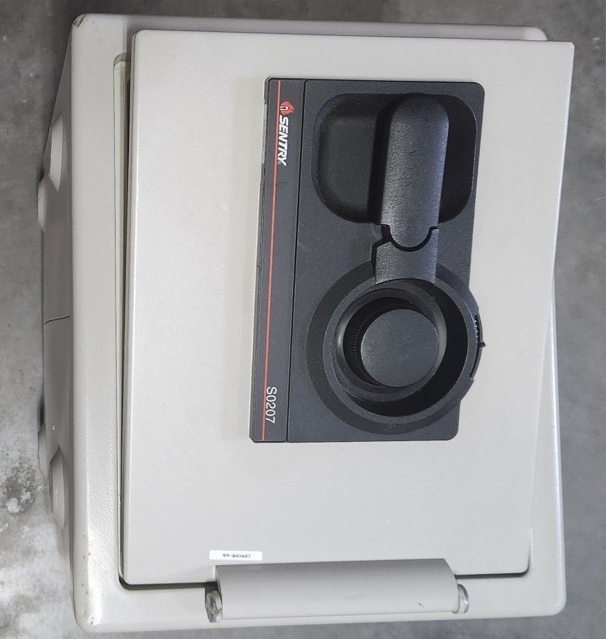 Sentry Security Safe S0207