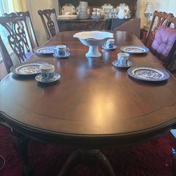 REDUCED TO CLEAR! French Provencal Dining table w/ 8 chairs (white seats) - 2 w/ arms for ends