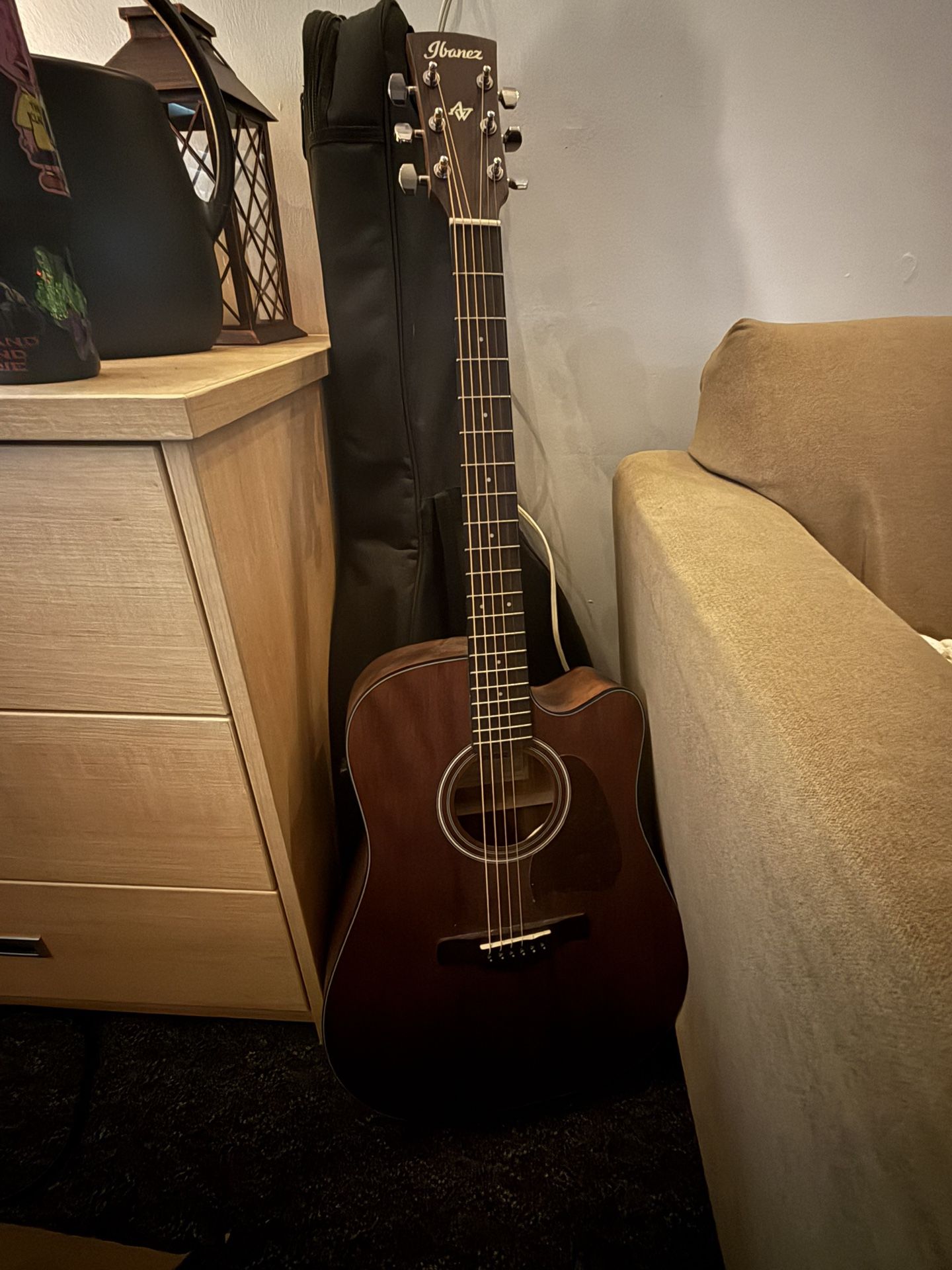 Ibanez Acoustic Guitar (like New)