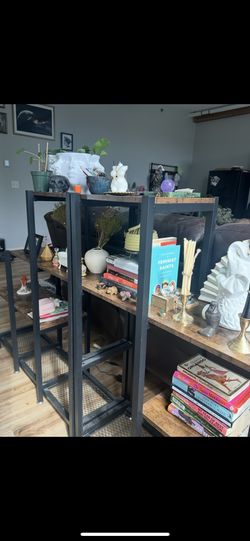 2 Sets Of Cubic Shelves