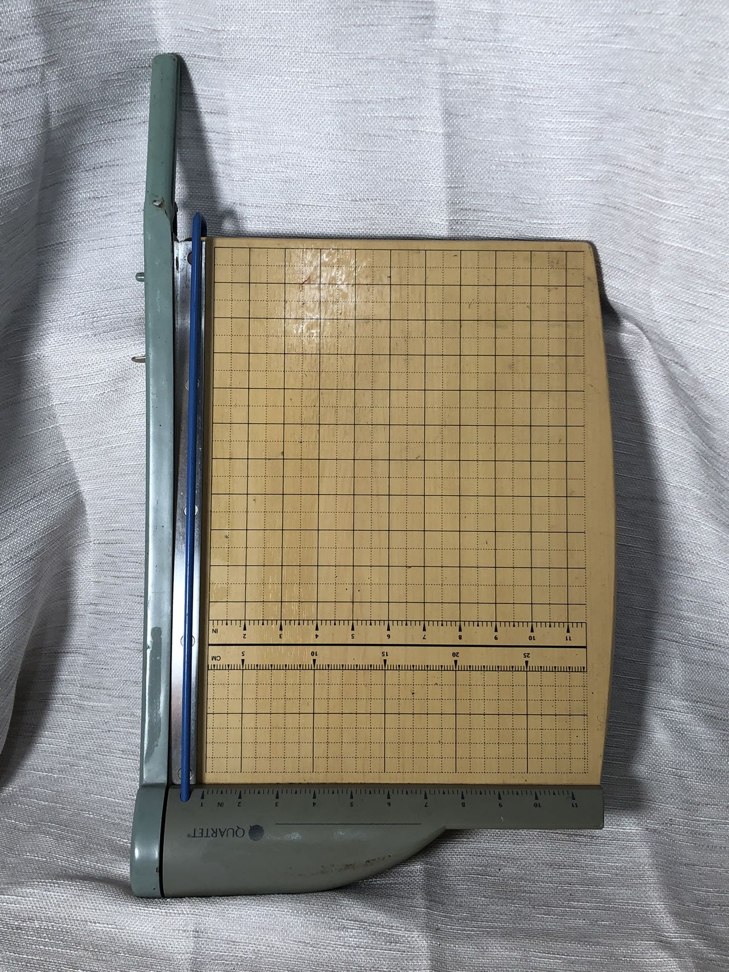 Quartet 9115 Wooden Paper Cutter Alignment Grid Trim & Cut - Used