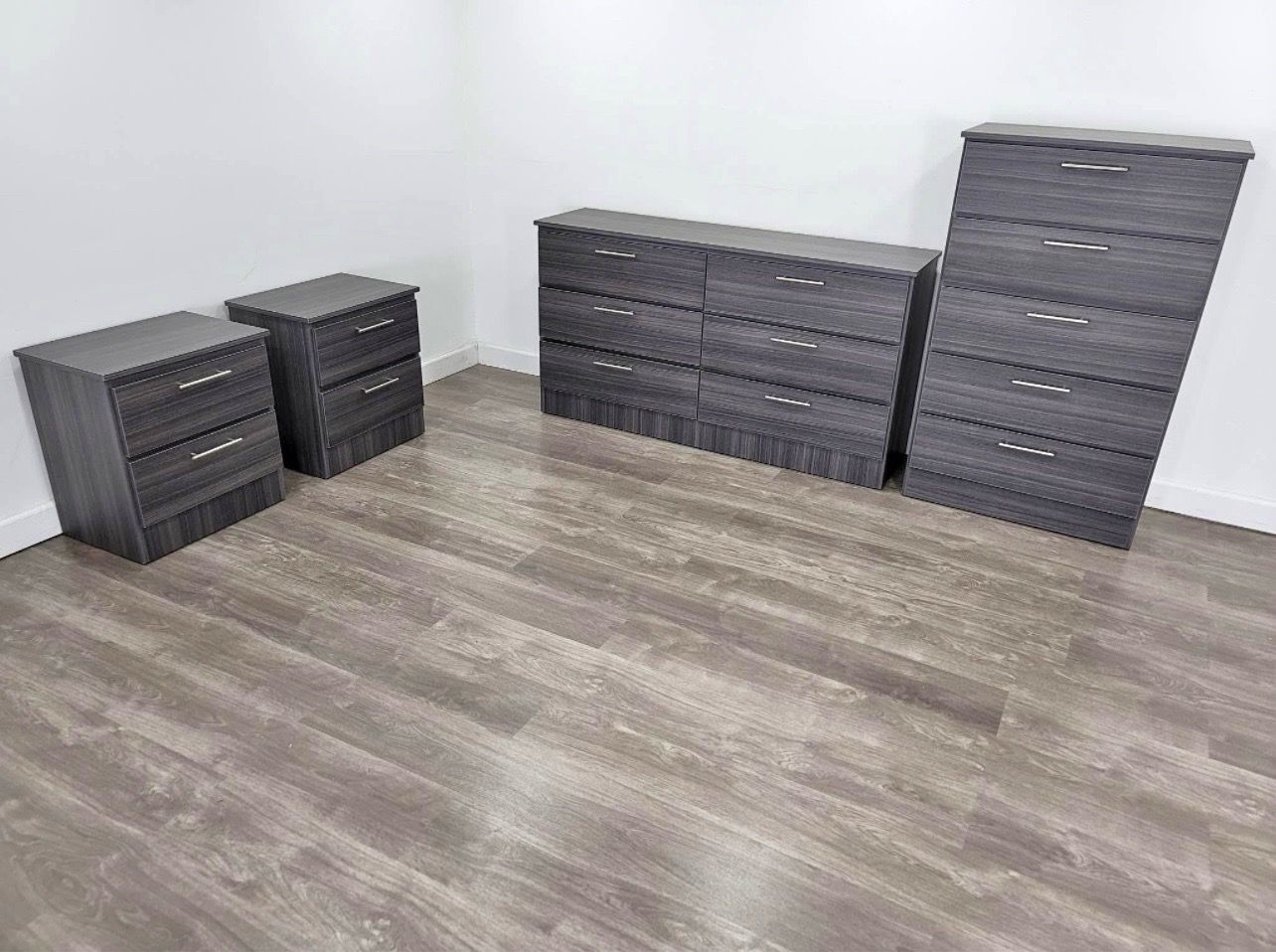 Dresser, chest and 2 nightstands - Comoda , Gavetero y 2 mesitas de noche