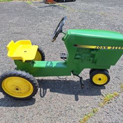John Deere Vintage Cast Iron Tractor  For Child
