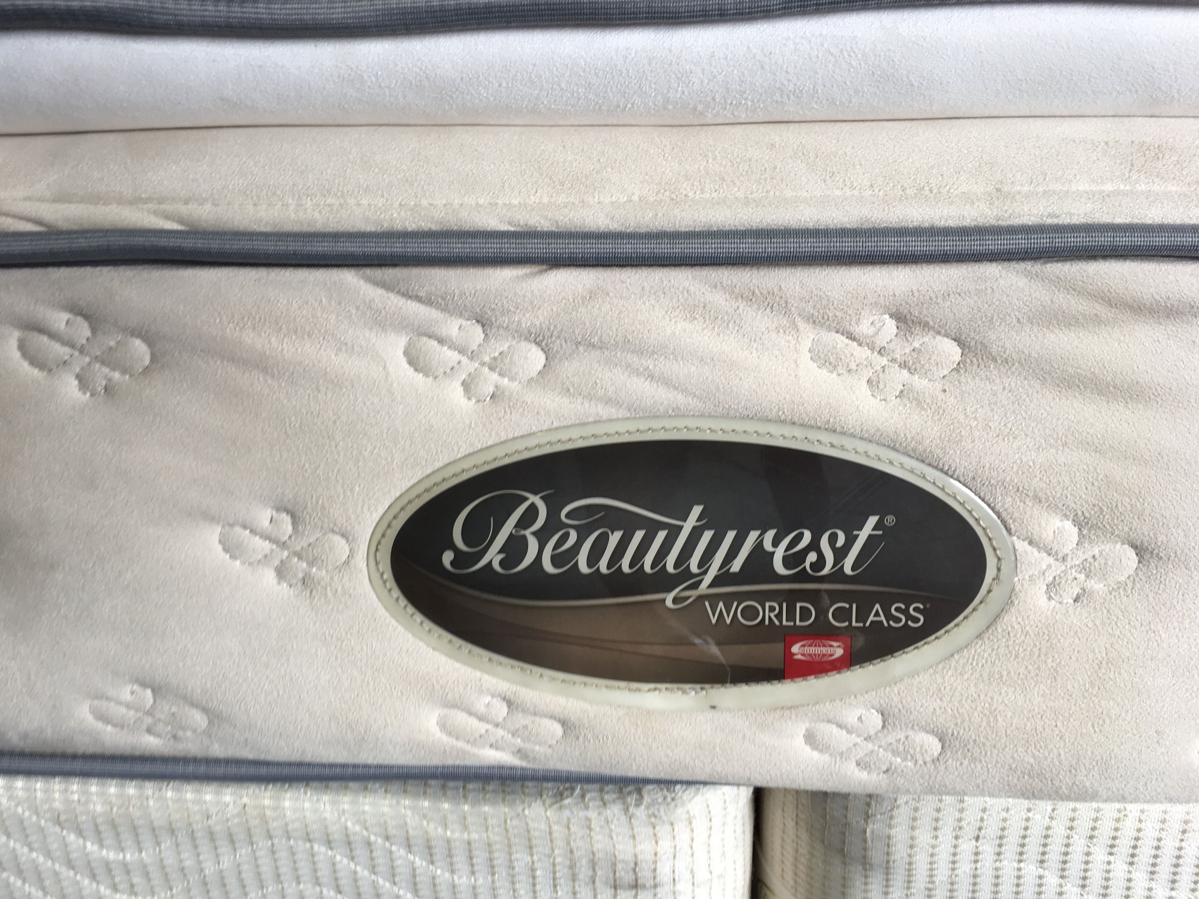 Black King size bed with new Simmons Beautyrest pillowtop mattressCan