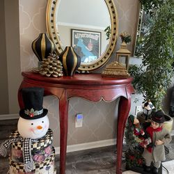 Very Gorgeous Console With  the Mirror