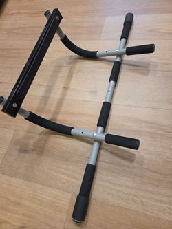 Pull up bar like new