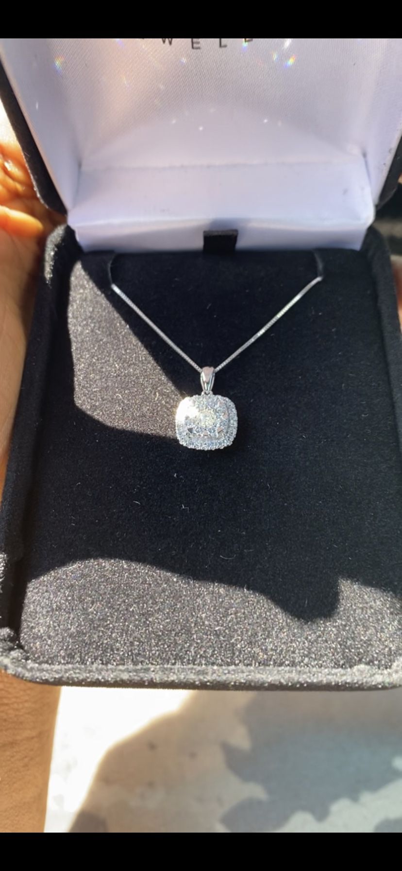 Diamond pendant with 10k gold chain at affordable price