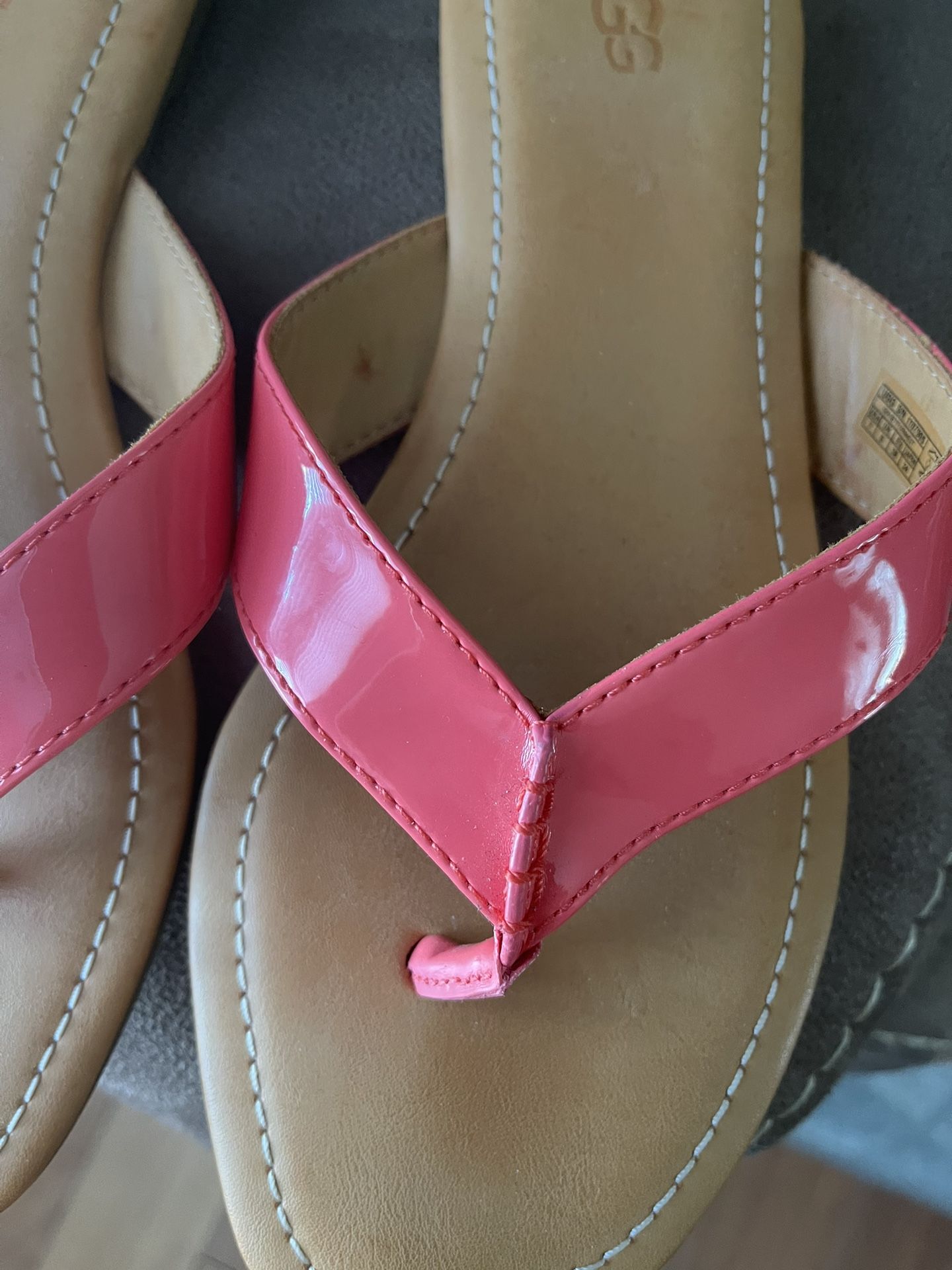 UGG Flat Sandals Size 7M.