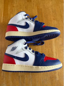 New Nike air Jordan 1 mid rare air Youth 7y, Men’s 7, Women’s 8.5