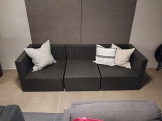 Black Wicker Patio Sectional Set with Ottoman – Like New