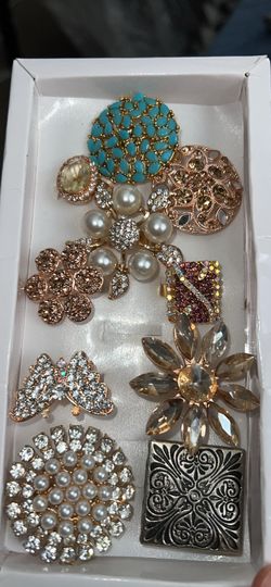 ✨ Beautiful Fashion Rings Available ✨