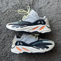 Yeezy 700 Wave runner Size 9
