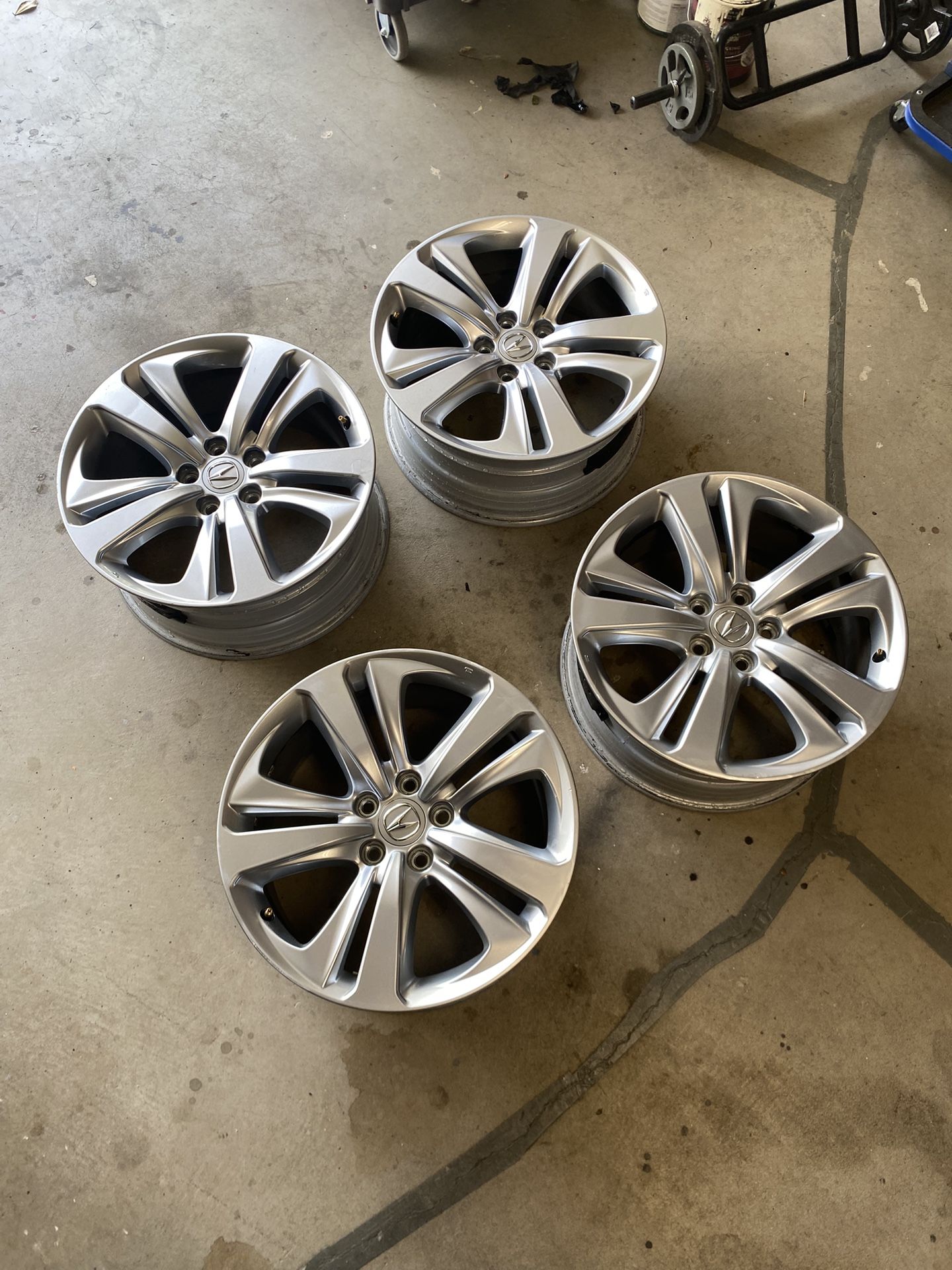 Acura TLX Rims With Bolts