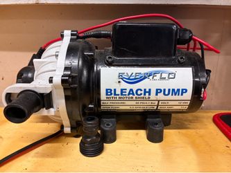 Bleach pump for soft washing
