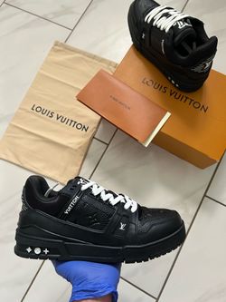(NEW) LV Shoes / Size 10