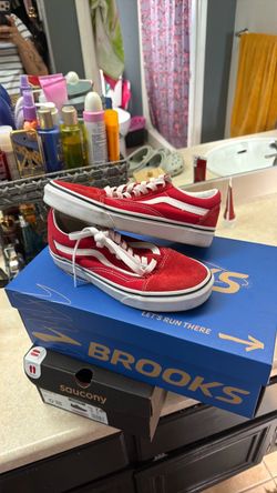 Red women’s vans 7.5