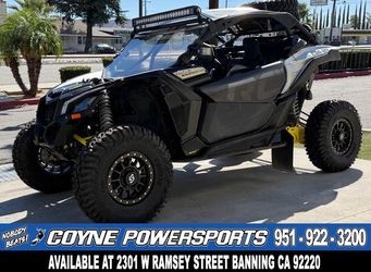 2018 Can-Am™ Maverick X3 Turbo Hyper Silver & Sunburst Yellow