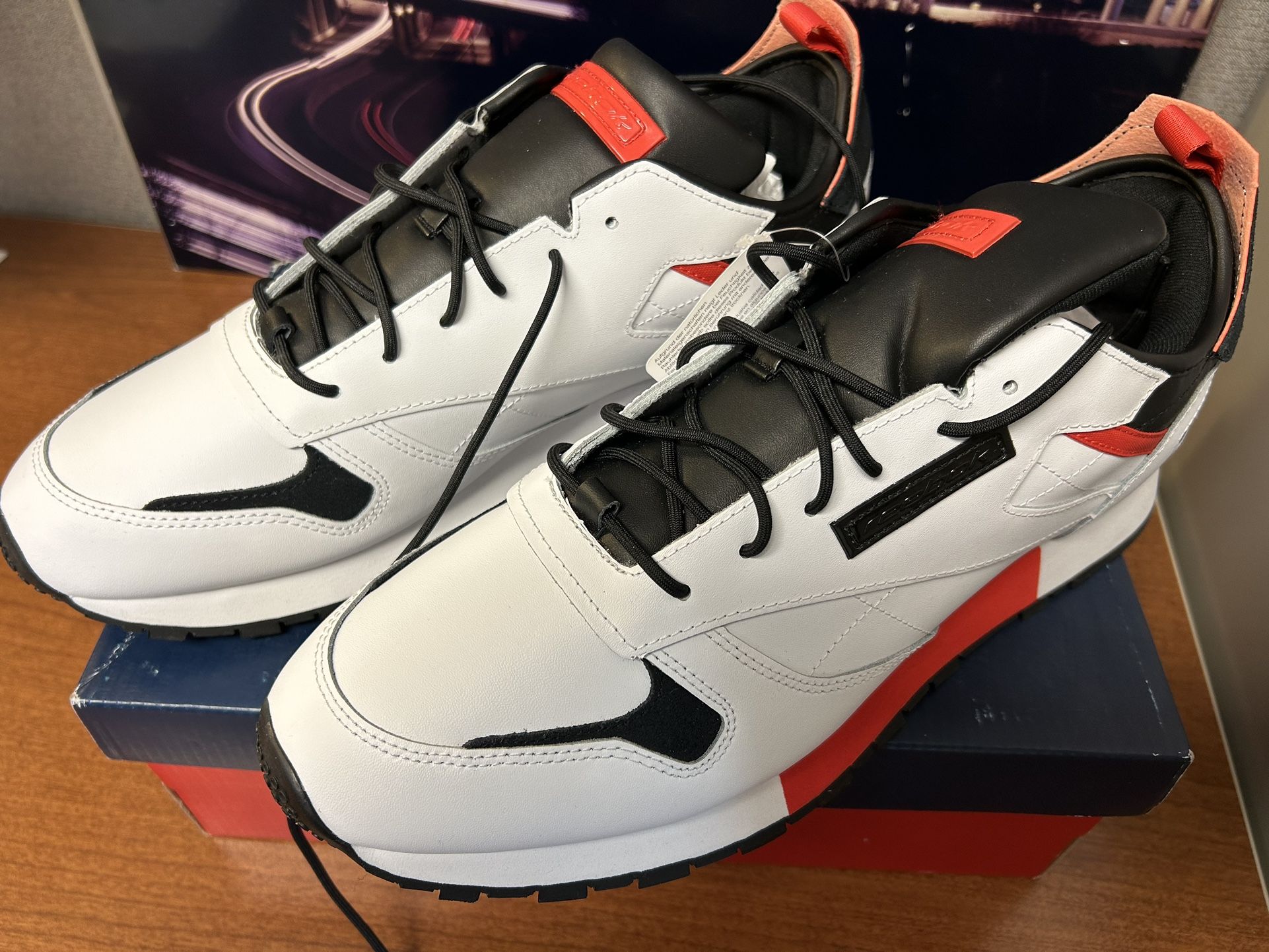 Men’s 11.5 New Reebok