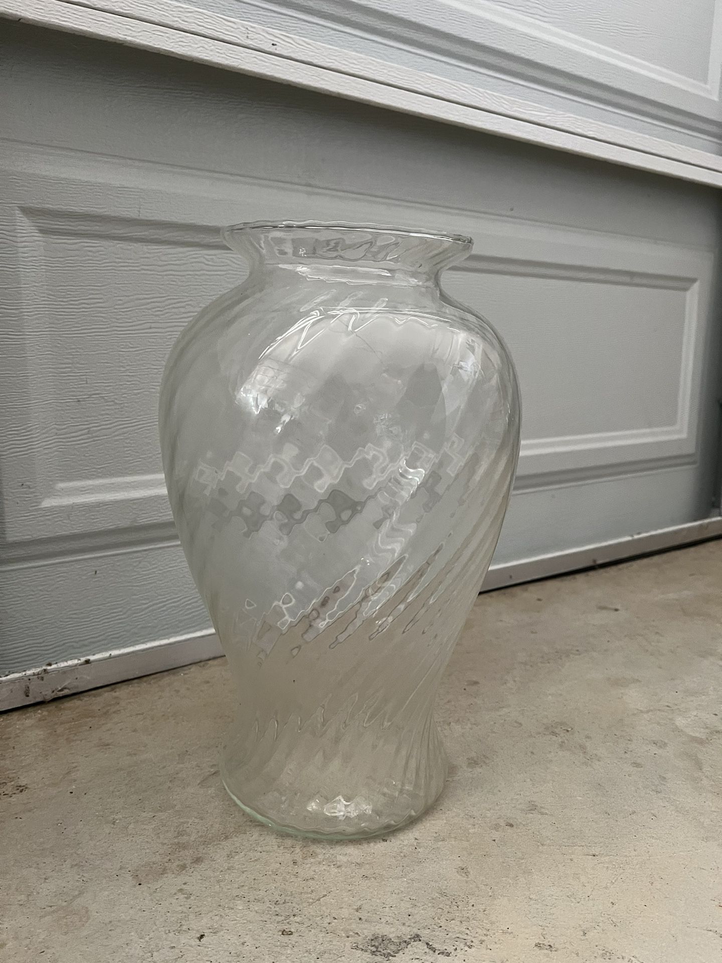Clear Glass 16 Inch Flower Vase