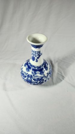 Blue White Porcelain Chinese mini 5,5 water lily grape cluster.