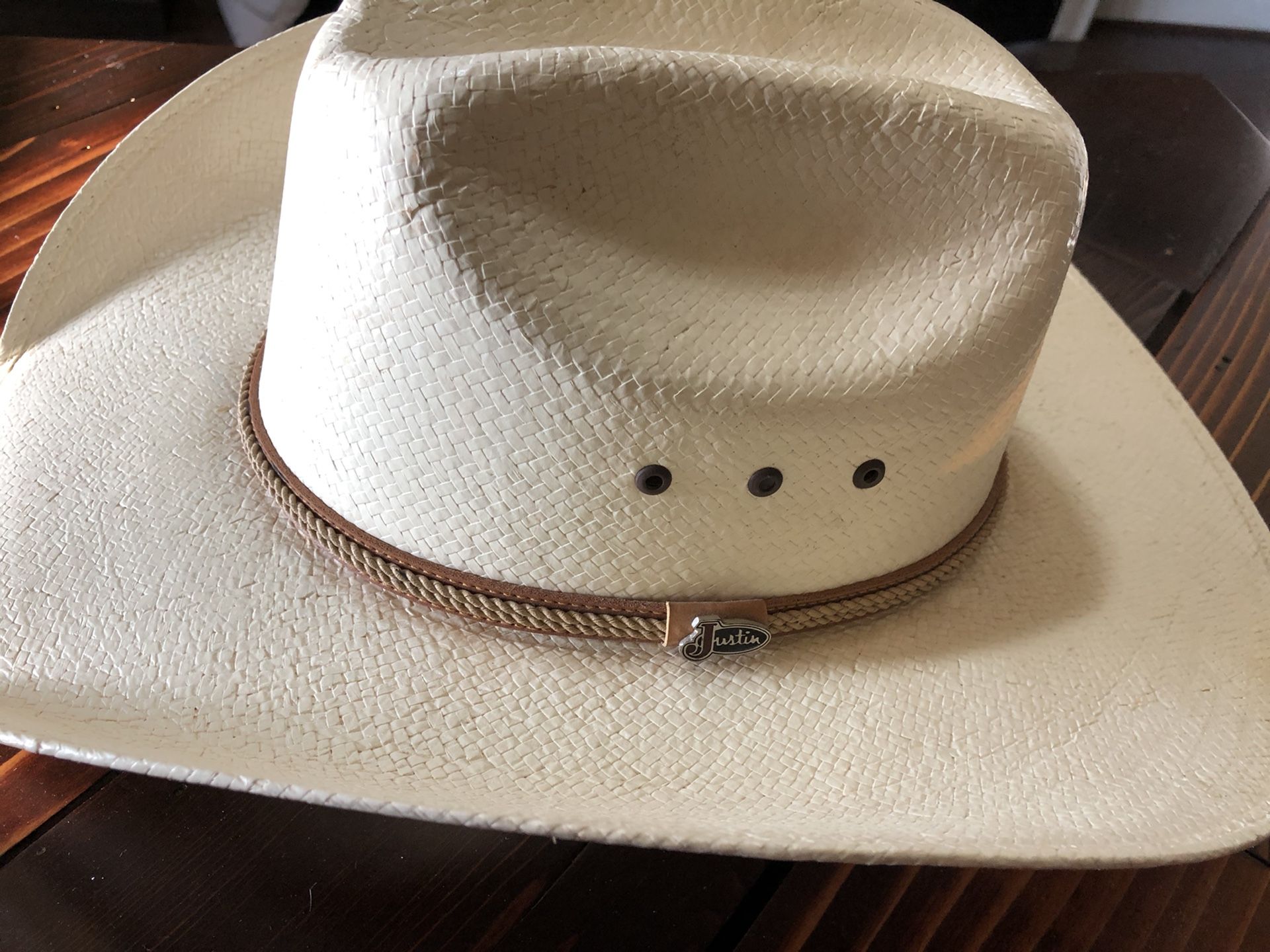 Straw Cowboy hat. Justin