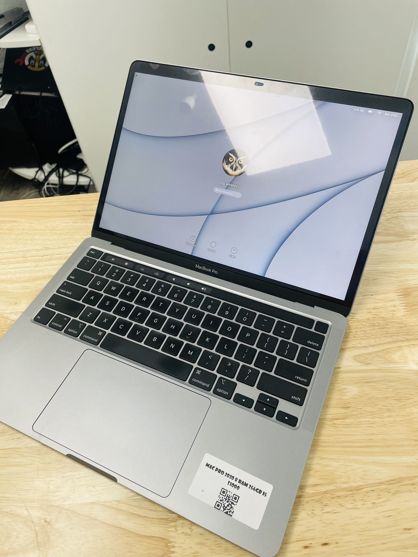 MacBook Pro 2020 8gbram 256gb