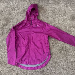 Women’s Nike Running Jacket Size small Fuchsia Color 