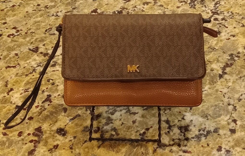 Michael Kors Leather Organizer 