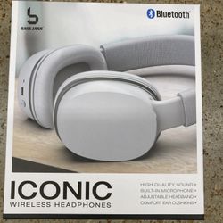 NWT Bluetooth Wireless Headphones 