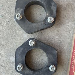 strut spacer for a 04 to 08 ford f150   