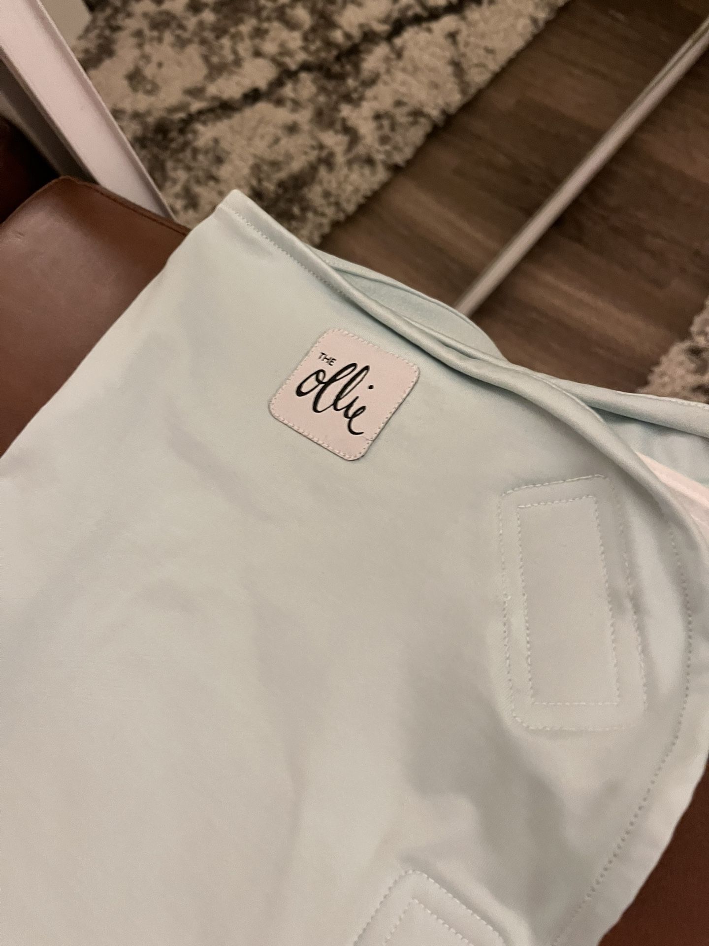 Ollie swaddle In sky (blue)