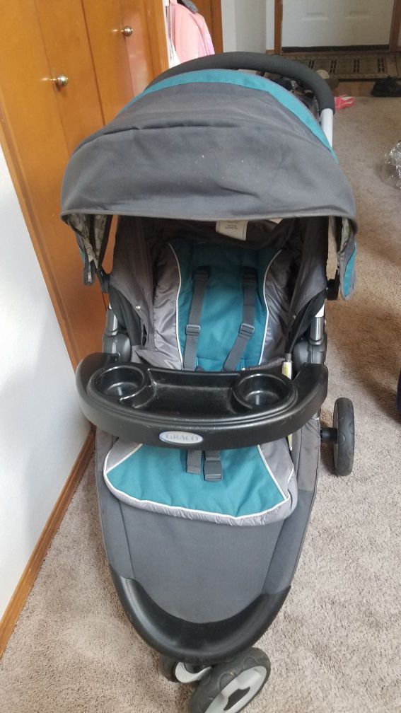 Baby/toddler stroller. Easy to fold and unfold. Still in very good condition.